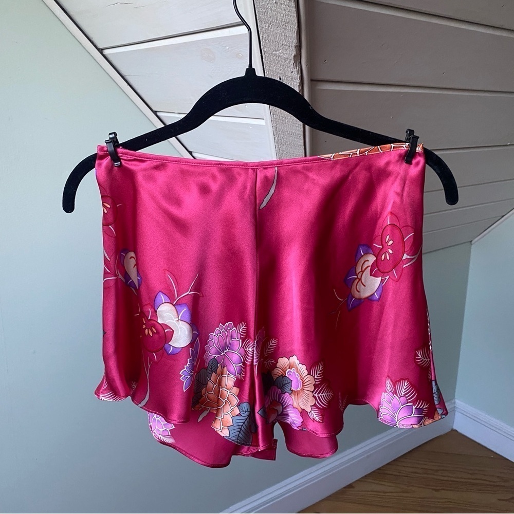 Victoria’s Secret NWT 100% Silk Y2K Gleam Floral Sleep Set | Tank & Shorts | M - Picture 7 of 12